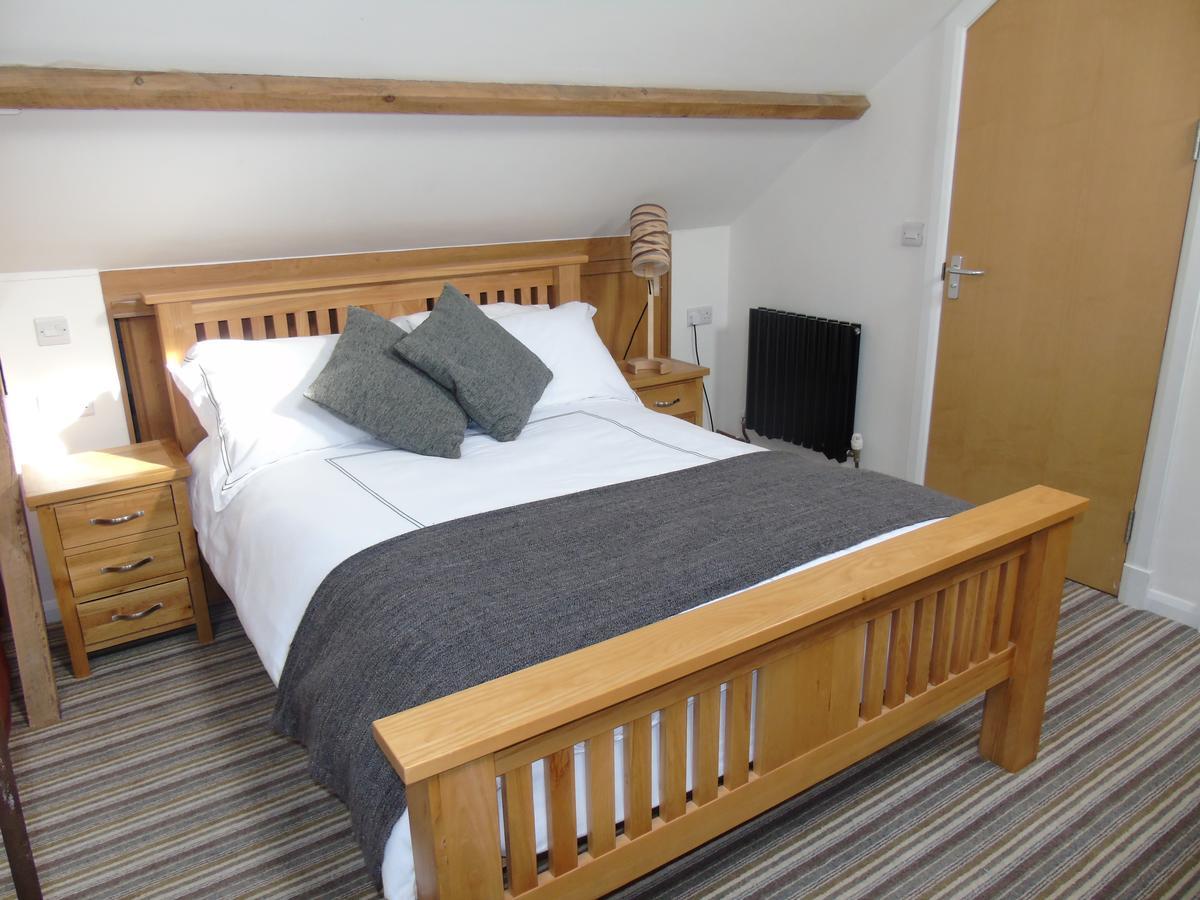 Kings Head Hotel Capel Hendre Bagian luar foto