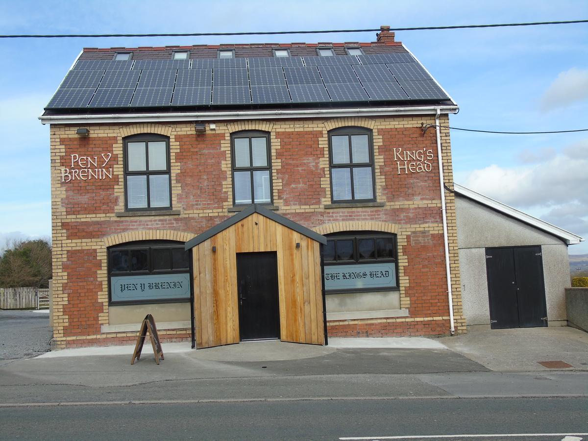 Kings Head Hotel Capel Hendre Bagian luar foto