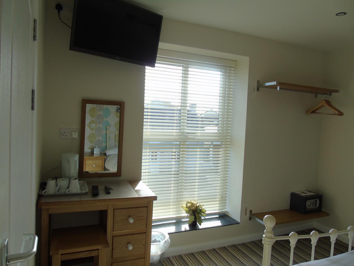Kings Head Hotel Capel Hendre Bagian luar foto