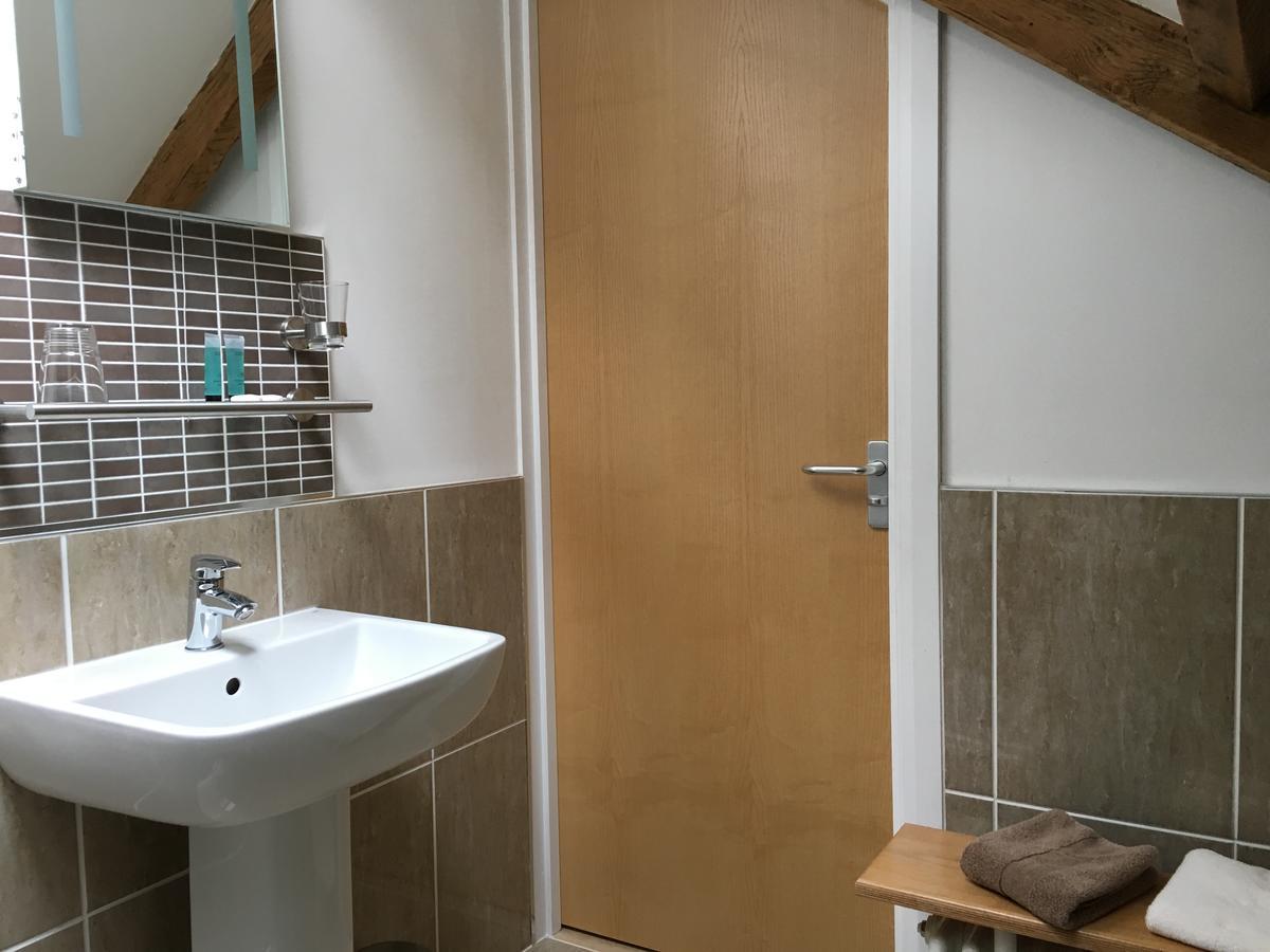 Kings Head Hotel Capel Hendre Bagian luar foto