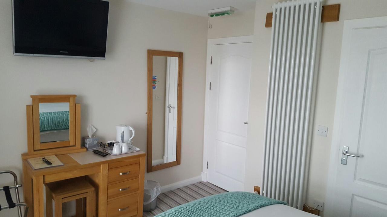 Kings Head Hotel Capel Hendre Bagian luar foto